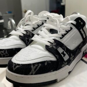 LV Trainer Sneaker